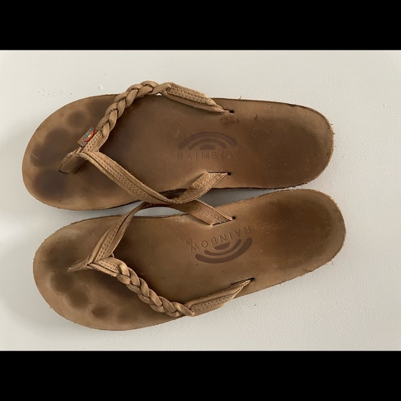 (SOLD!) 🤗 🌈 Rainbow 'Flirty' Braided Leather Flip Flop, size 7, hardly worn! - Picture 2 of 10